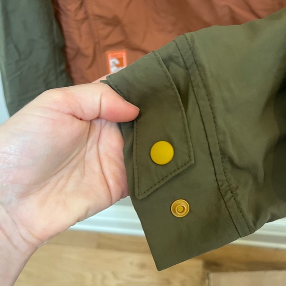 Patagonia Men's Two-Tone Windbreaker - Green and Orange - Picture 5 of 7